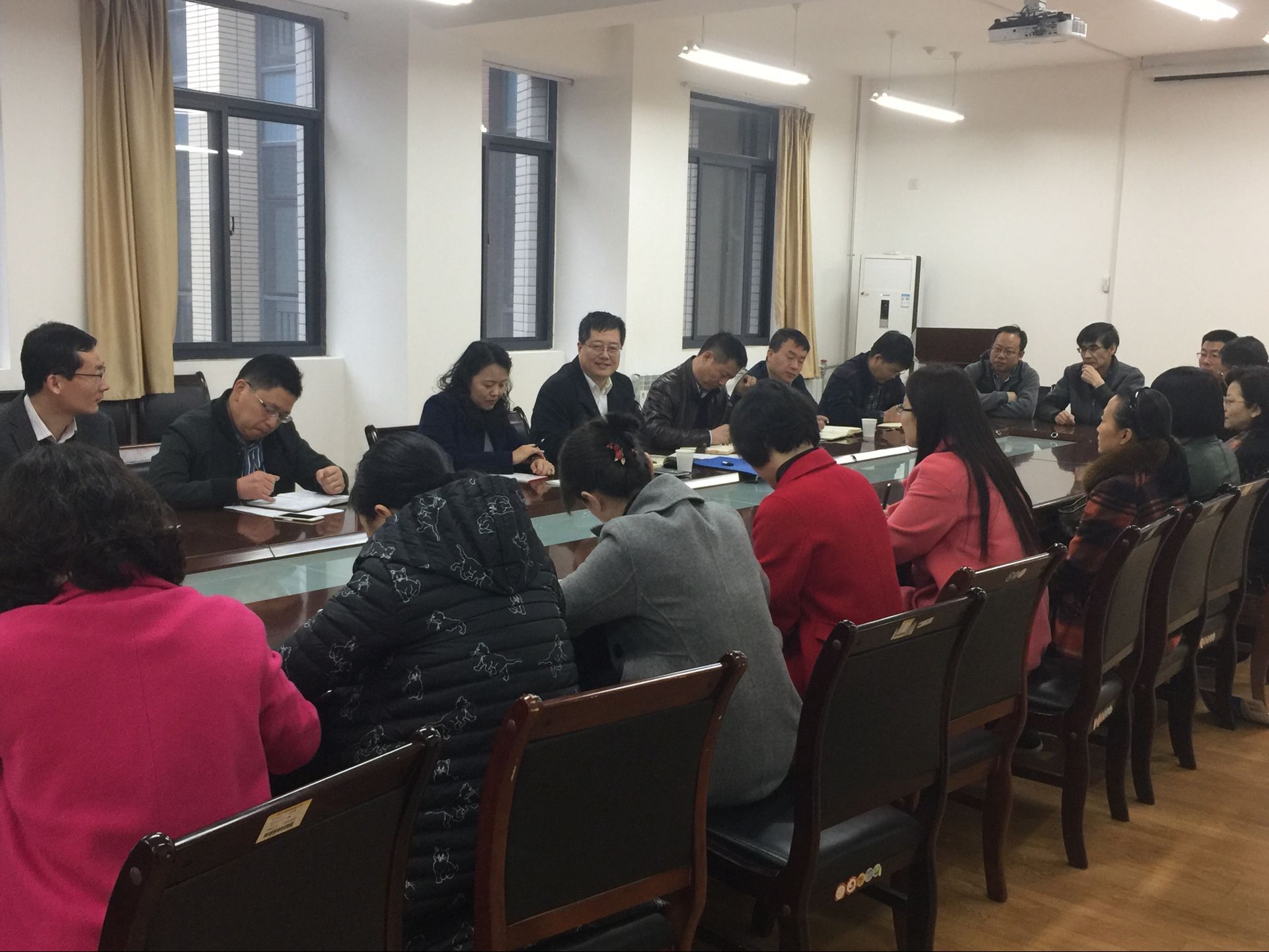 召开石宝峰副院长任命宣布大会