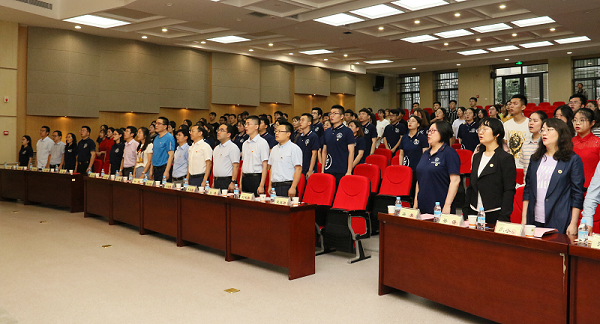 4c5aca3293294ab9b82956d642ed236c.png 2全体师生奏唱国歌.png